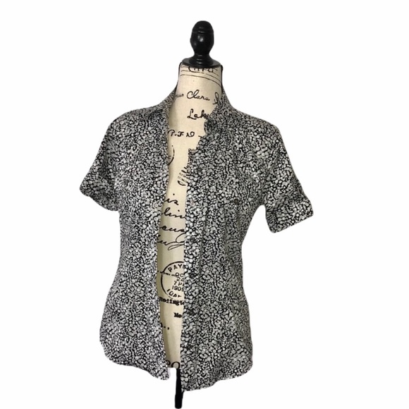 {Ny &Company} Stretch button down shirt - Picture 2 of 5